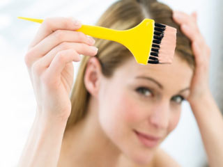 शहनाज हुसैन के टिप्स: घर पर कैसे करें हेयर कलर