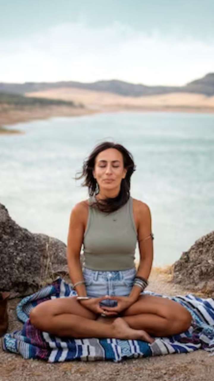 மன அழுத்தத்தை குறைக்க இந்த ஆசனங்களை முயற்சிக்கவும்!