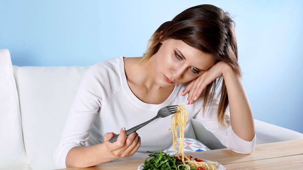 ईटिंग डिसऑर्डर होने पर नजर आते हैं ये 3 लक्षण, डॉ श्री राम नेने ने दी नजरअंदाज न करने की सलाह