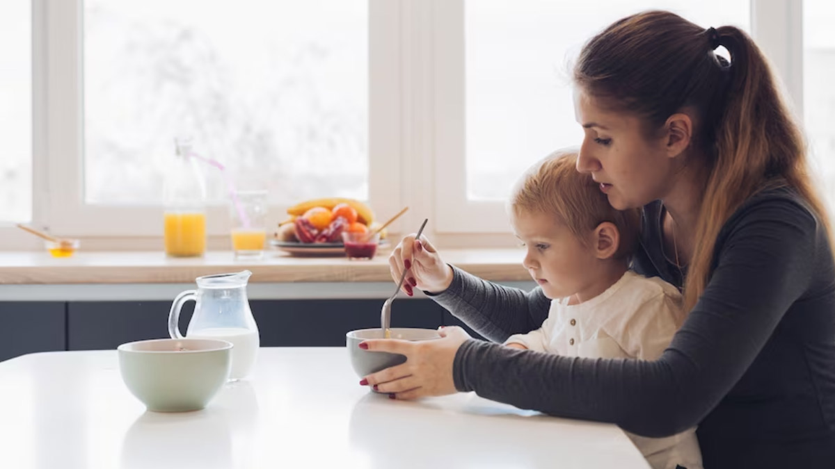 Force Feeding or Pressure To Eat: Expert Explains Correct Way To Feed A Child 