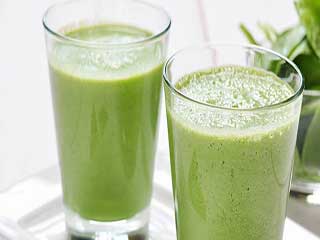 हेल्&zwj;दी माचा ग्रीन टी स्&zwj;मूदी रेसिपीज 