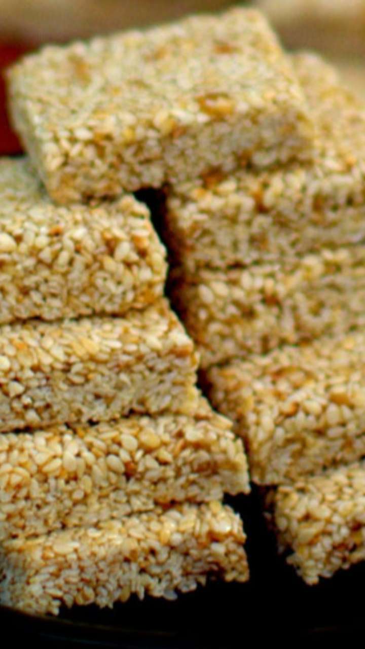 सर्दियों में टेस्टी गजक खाना कितना फायदेमंद?